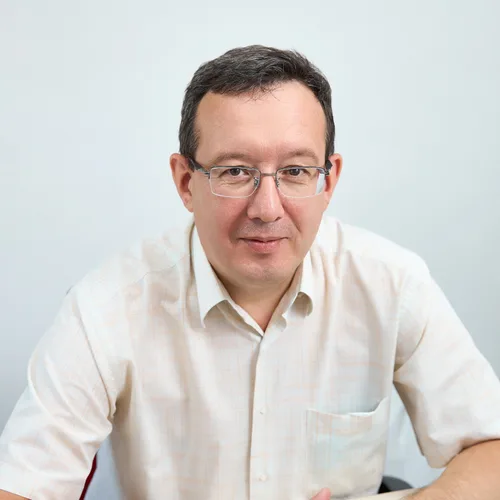 Ринат Ахметшин — Директор